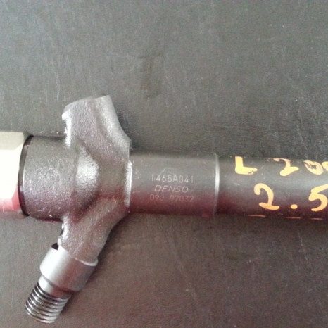 Injector pentru Mitsubishi L 200,  cod 1465A041 DENSO 