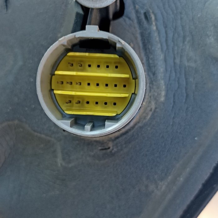 Oglinda stanga electrica cu incalzire si rabatare e9014128 Renault Laguna 2