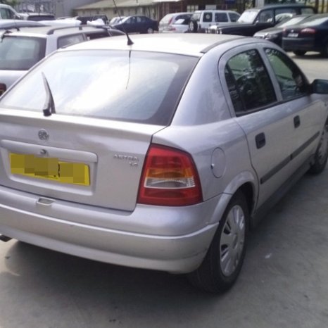 Dezmembrez Vauxhall Astra, an 2002,